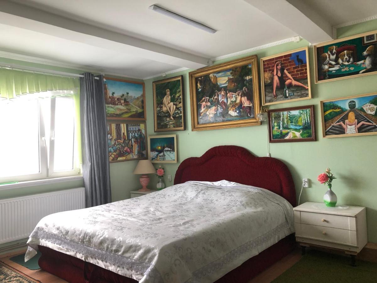Piekalne Hotell Kalniesi Eksteriør bilde