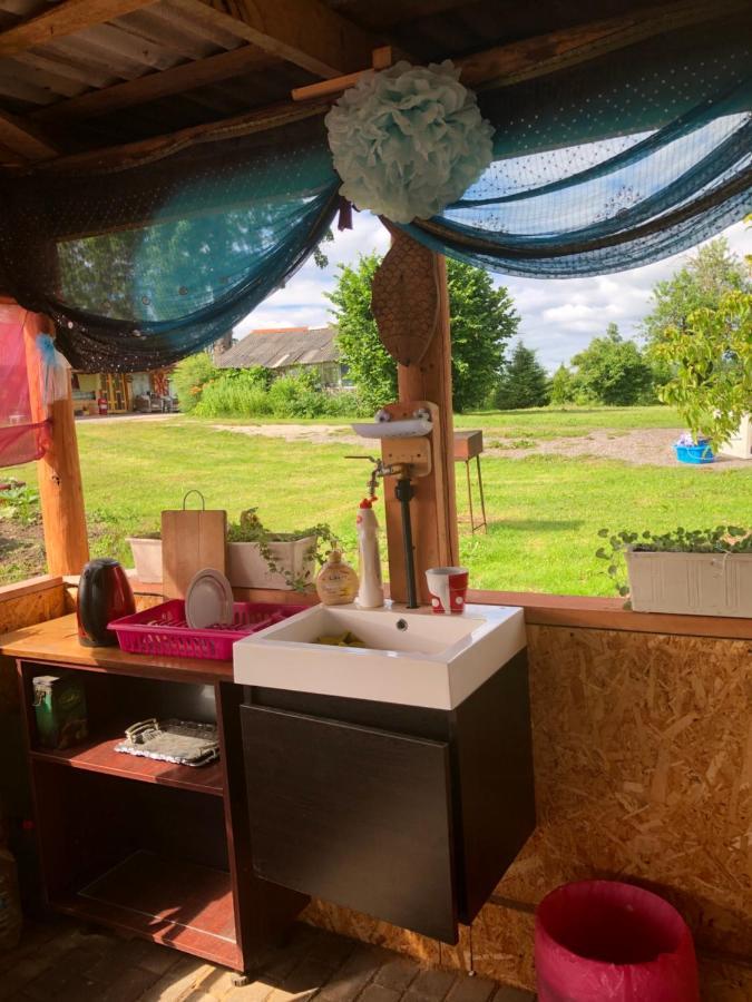 Piekalne Hotell Kalniesi Eksteriør bilde