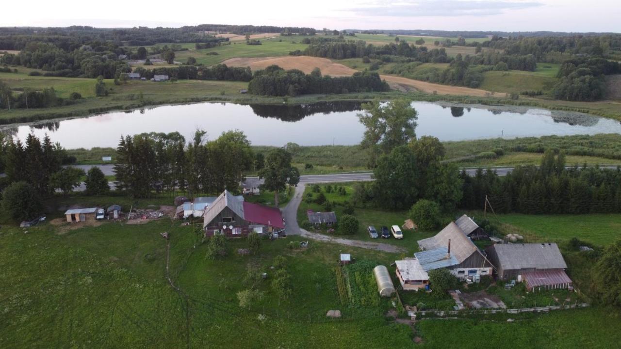 Piekalne Hotell Kalniesi Eksteriør bilde
