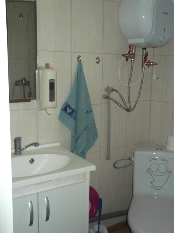Piekalne Hotell Kalniesi Eksteriør bilde